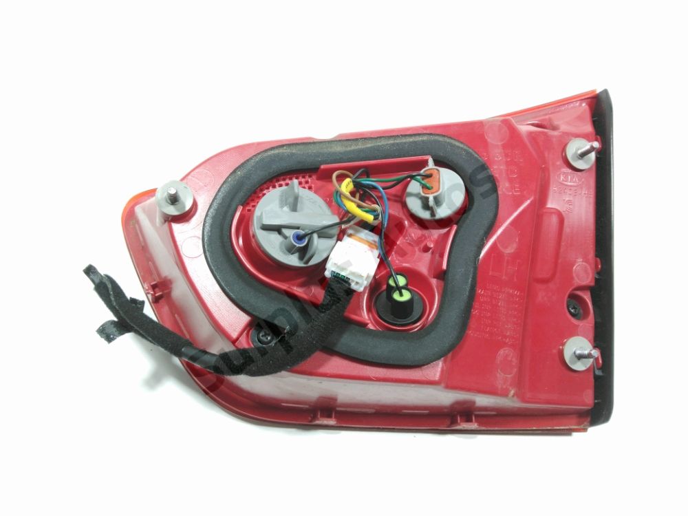 Feu arrière intérieur gauche