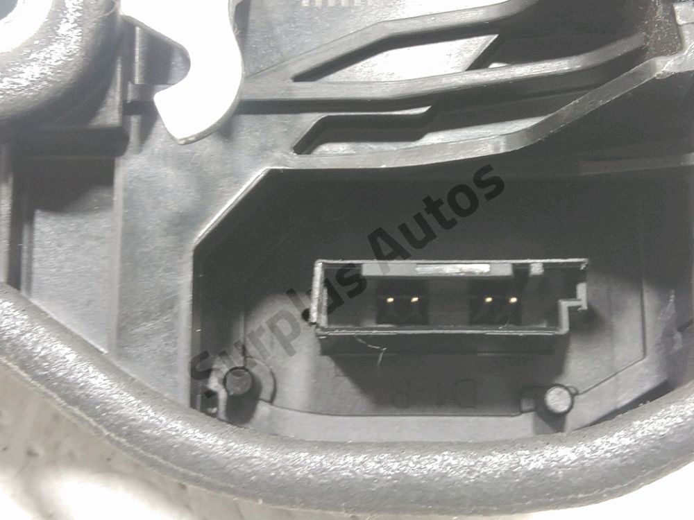 Serrure de porte avant droite