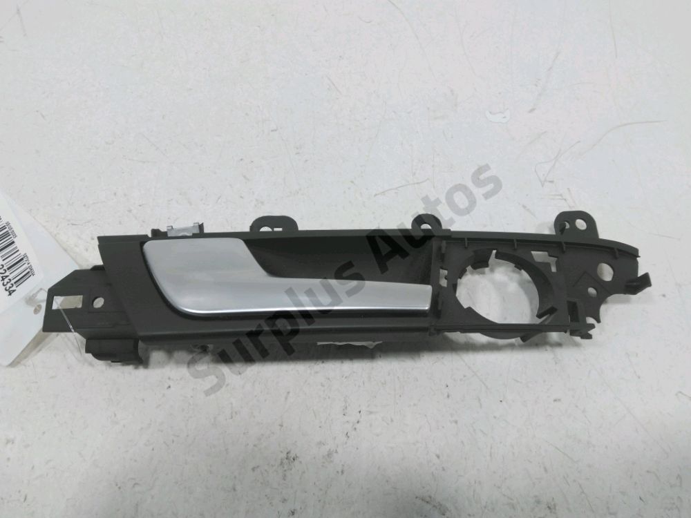 Poignee interieure porte arriere gauche