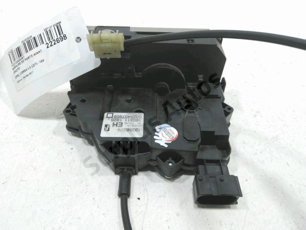 Serrure de porte avant droite