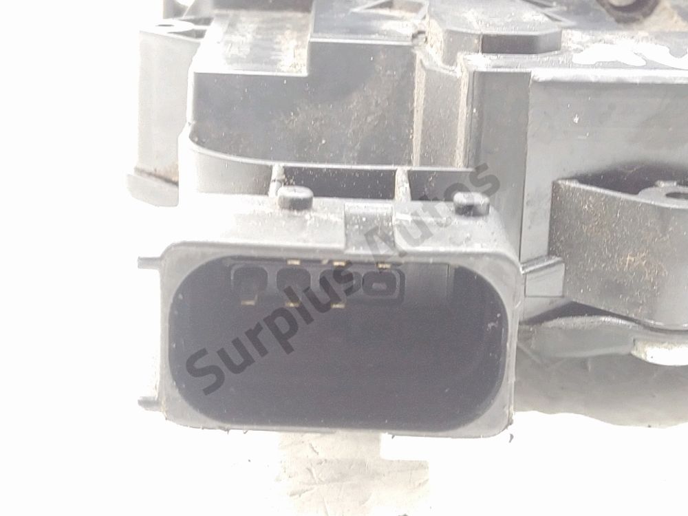 Serrure de porte avant gauche