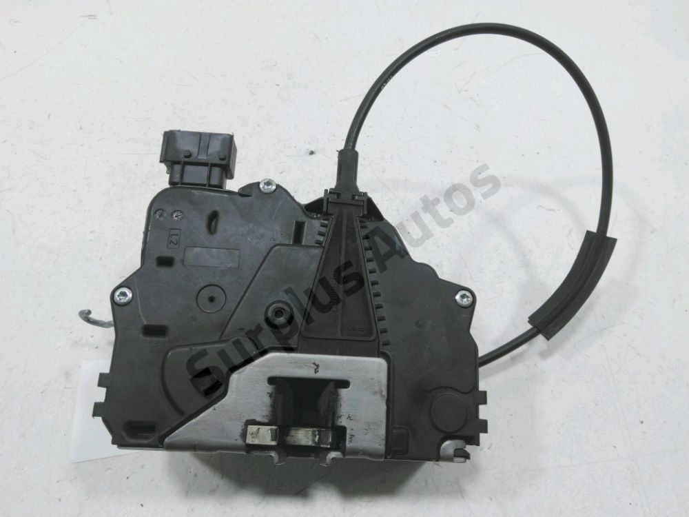 Serrure de porte avant gauche