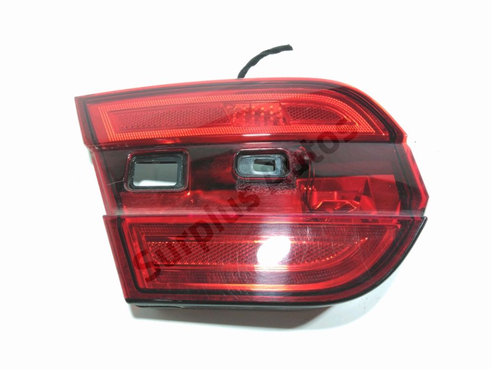 Feu arrière intérieur gauche