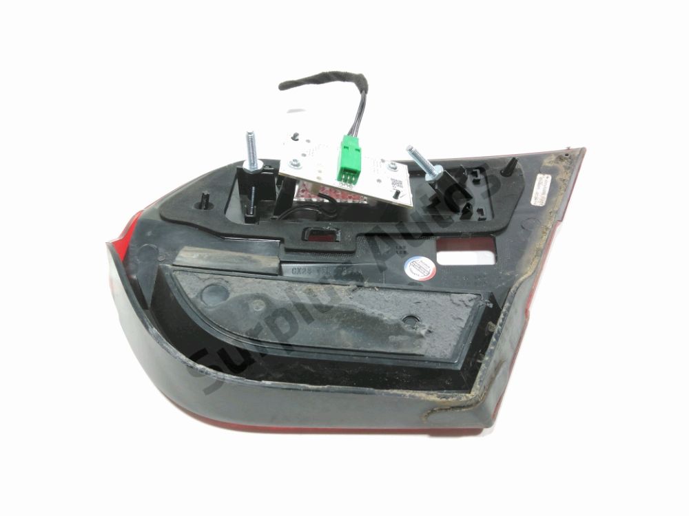 Feu arrière intérieur gauche