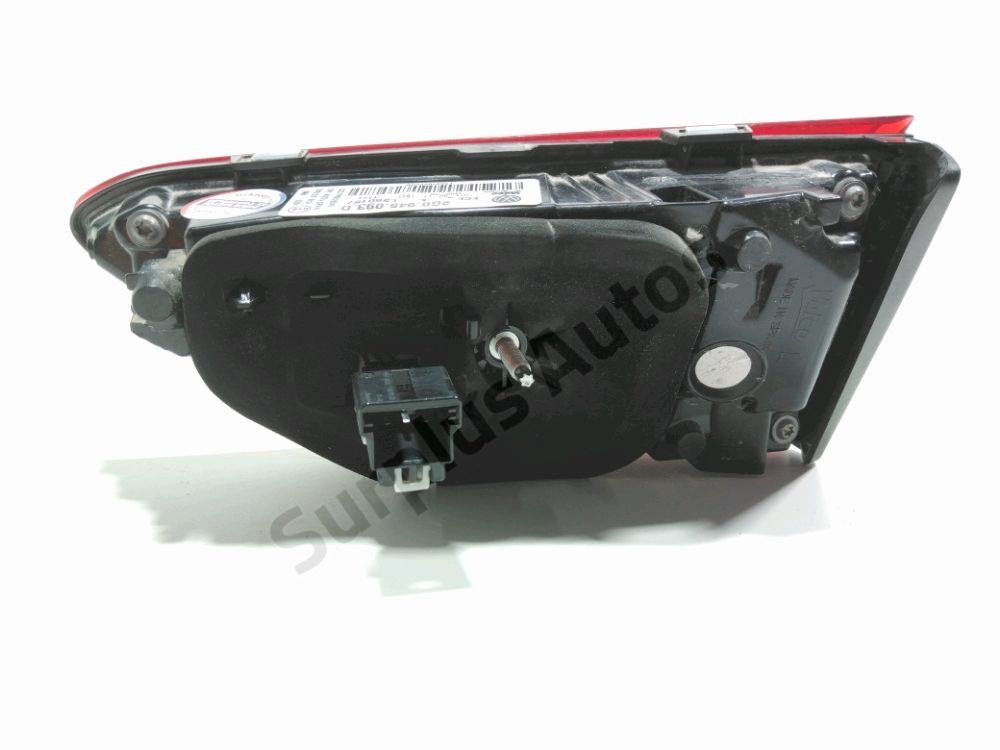 Feu arrière intérieur gauche