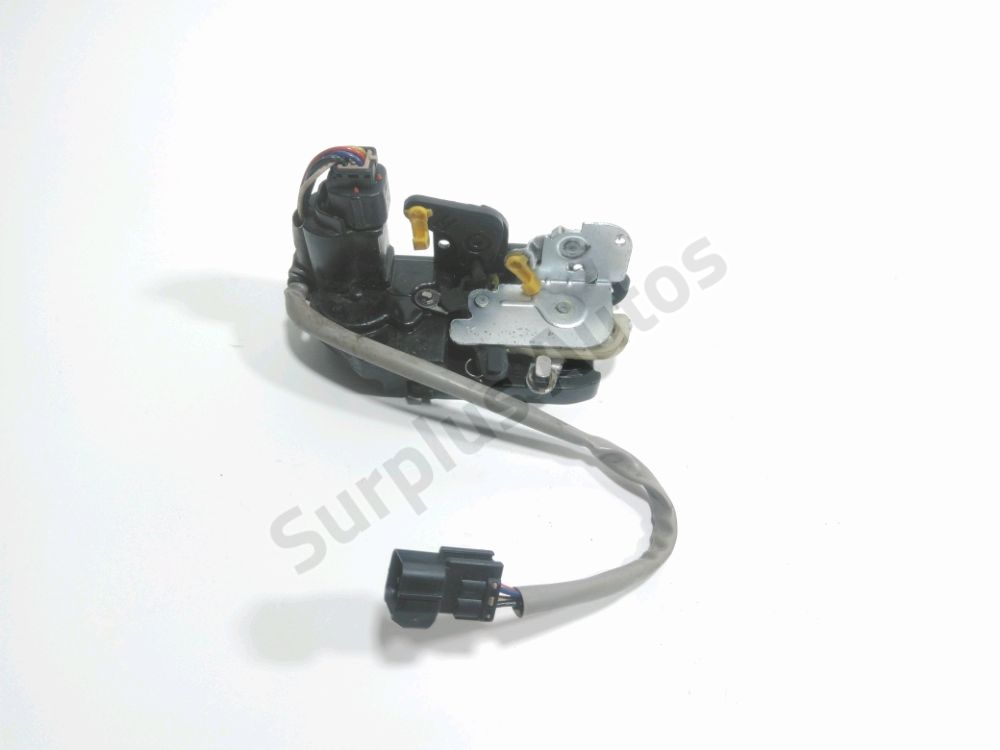 Serrure de porte avant droite