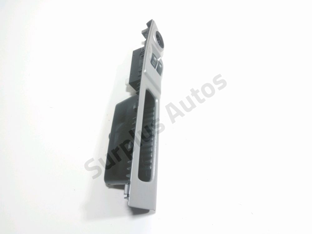 Commande lève-vitre avant gauche