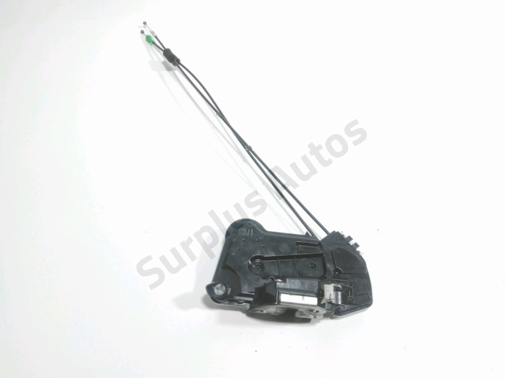 Serrure de porte avant droite