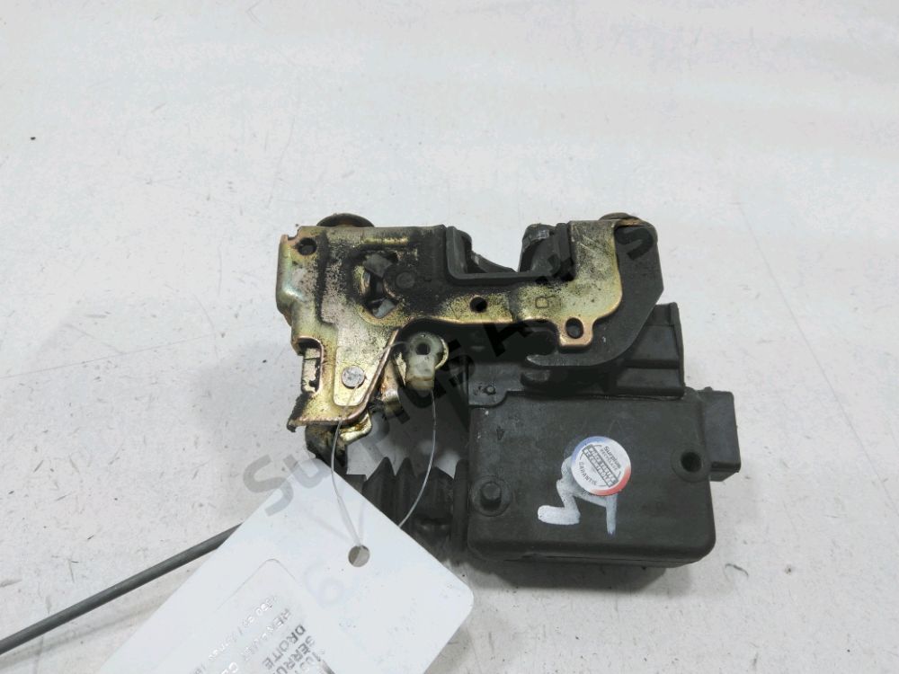 Serrure de porte avant droite