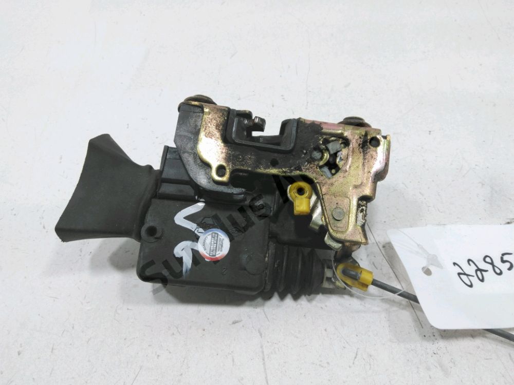 Serrure de porte avant gauche