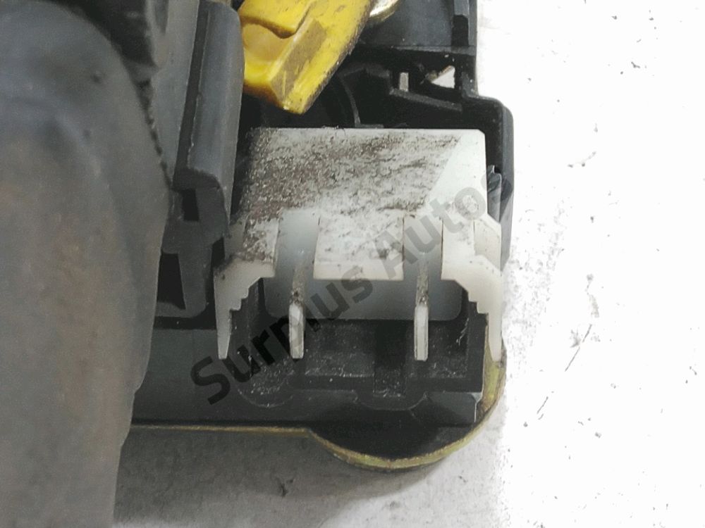 Serrure de porte avant gauche