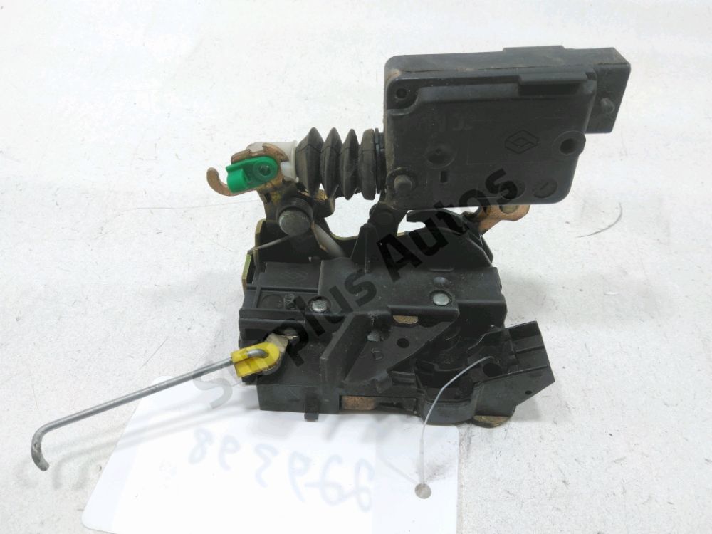 Serrure de porte avant droite