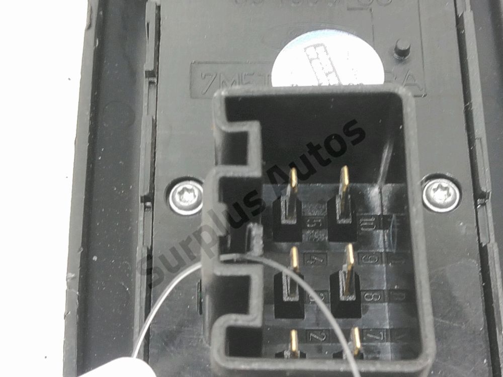 Commande lève-vitre avant gauche