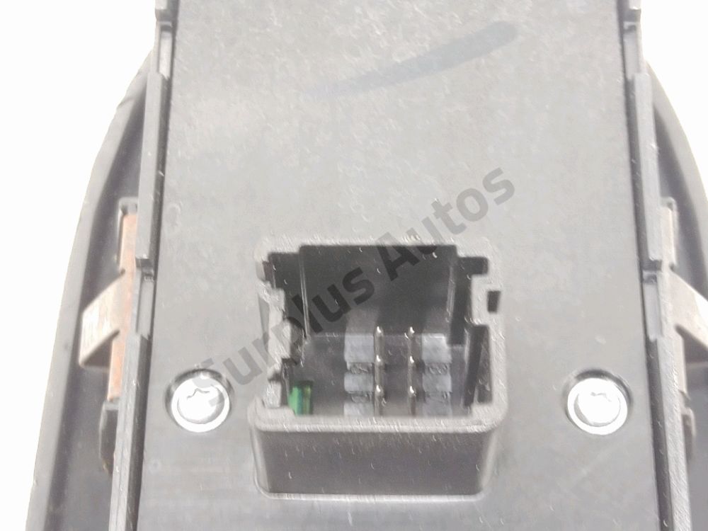 Commande lève-vitre avant gauche