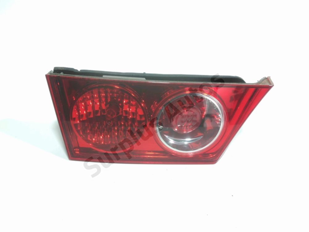 Feu arrière intérieur gauche