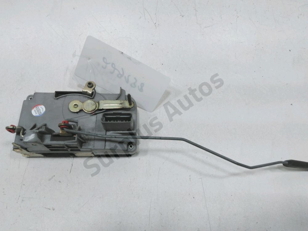 Serrure de porte avant droite