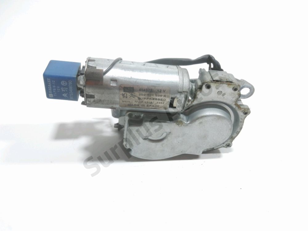Moteur d'essuie glace arrière