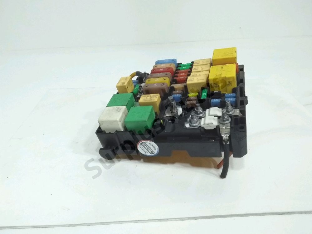 Boite à fusibles moteur