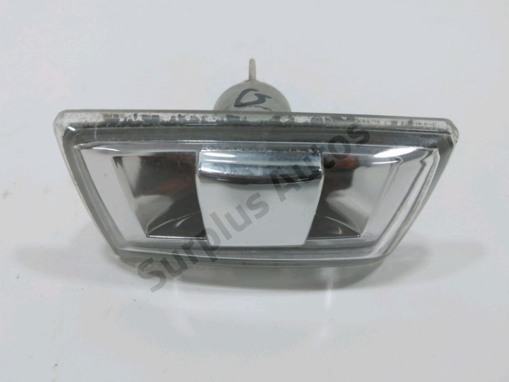 Répétiteur d'aile gauche