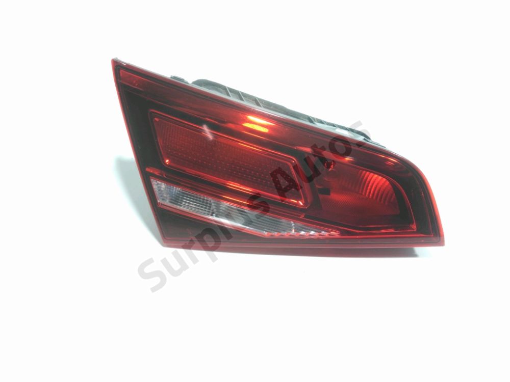 Feu arrière intérieur gauche