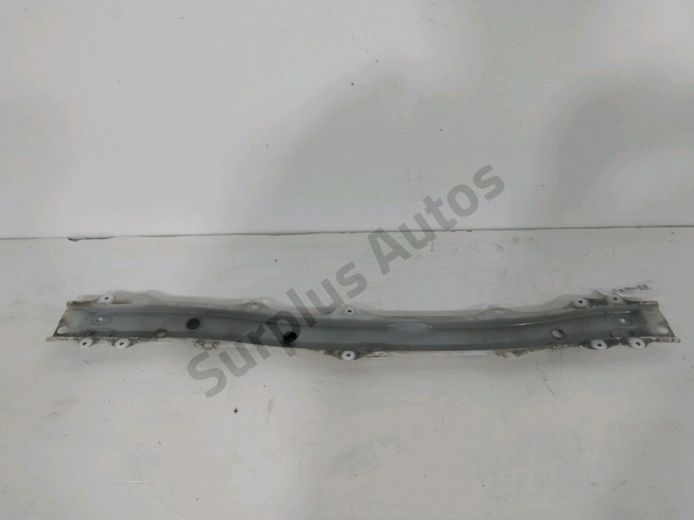 Traverse inférieure armature avant