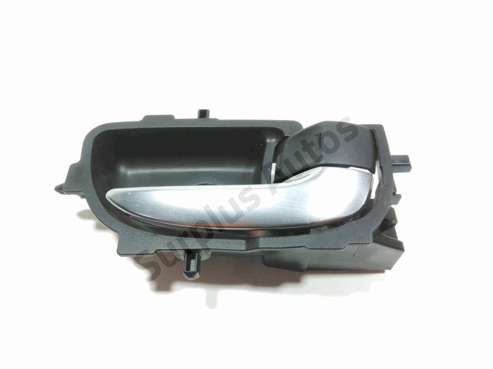 Poignee interieure porte arriere droite