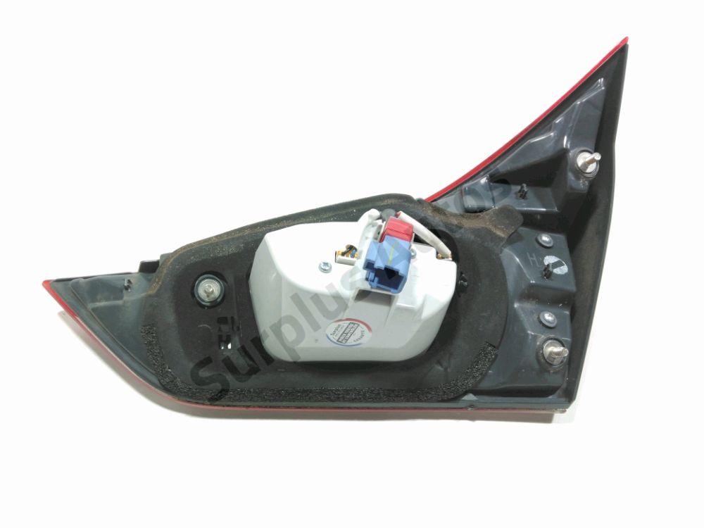 Feu arrière intérieur gauche