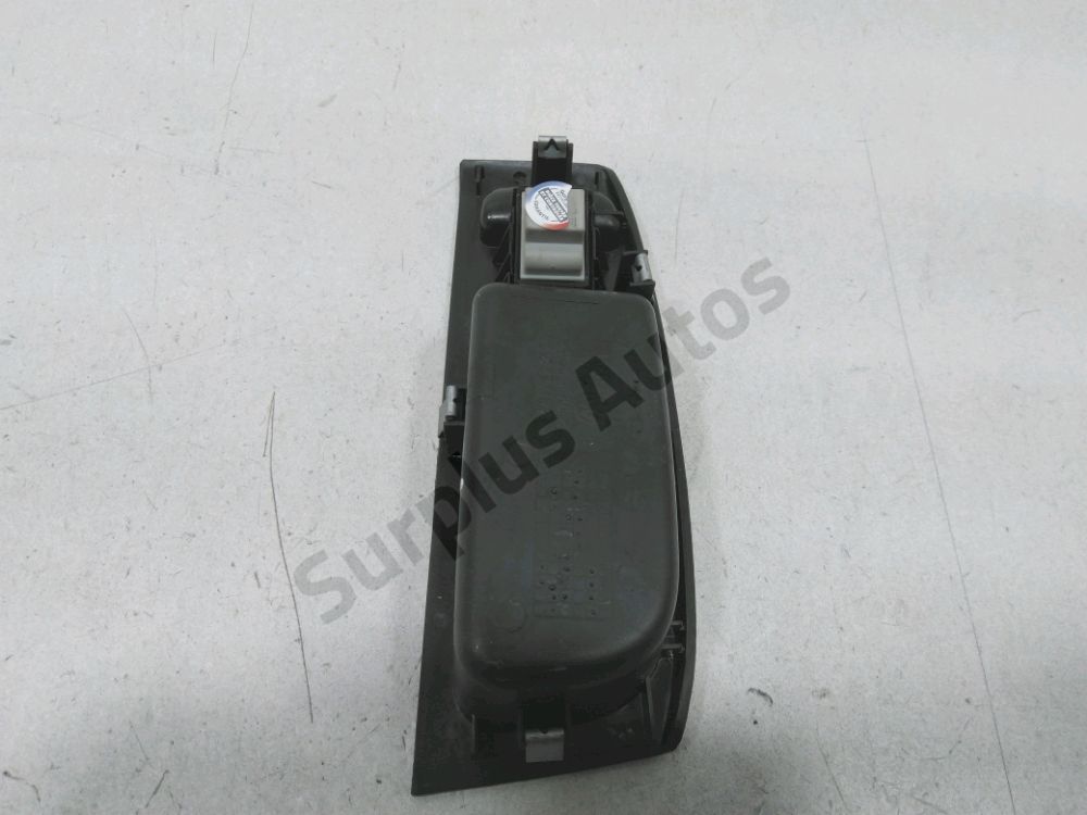 Commande lève-vitre avant droit