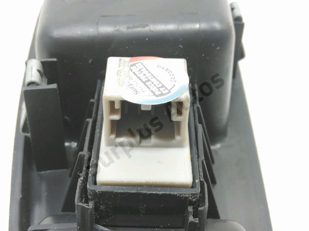 Commande lève-vitre avant droit