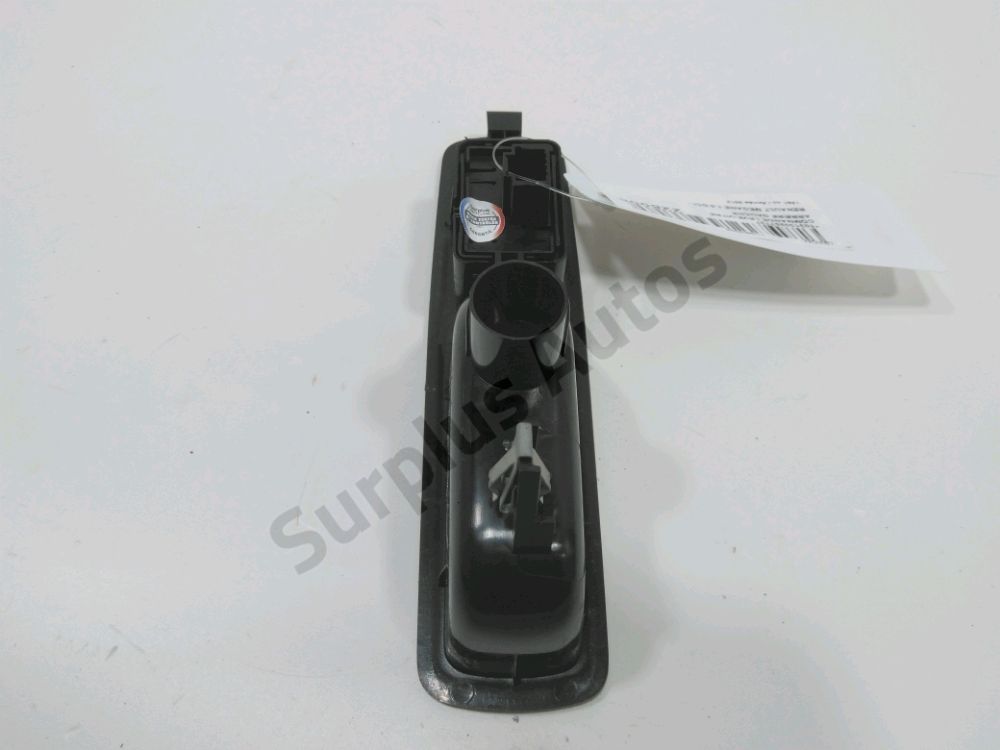 Commande lève-vitre arrière gauche