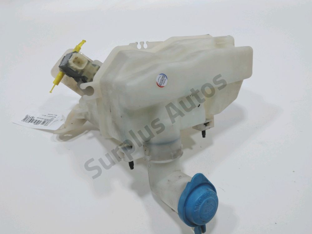 Reservoir de lave glace avant