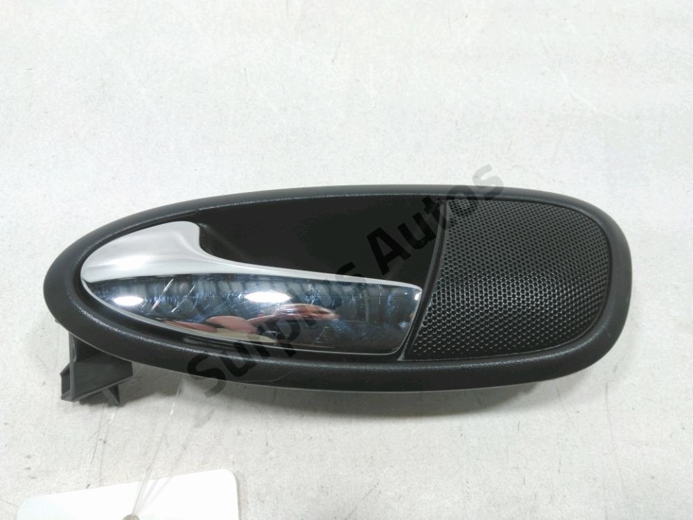 Poignee interieure porte arriere gauche