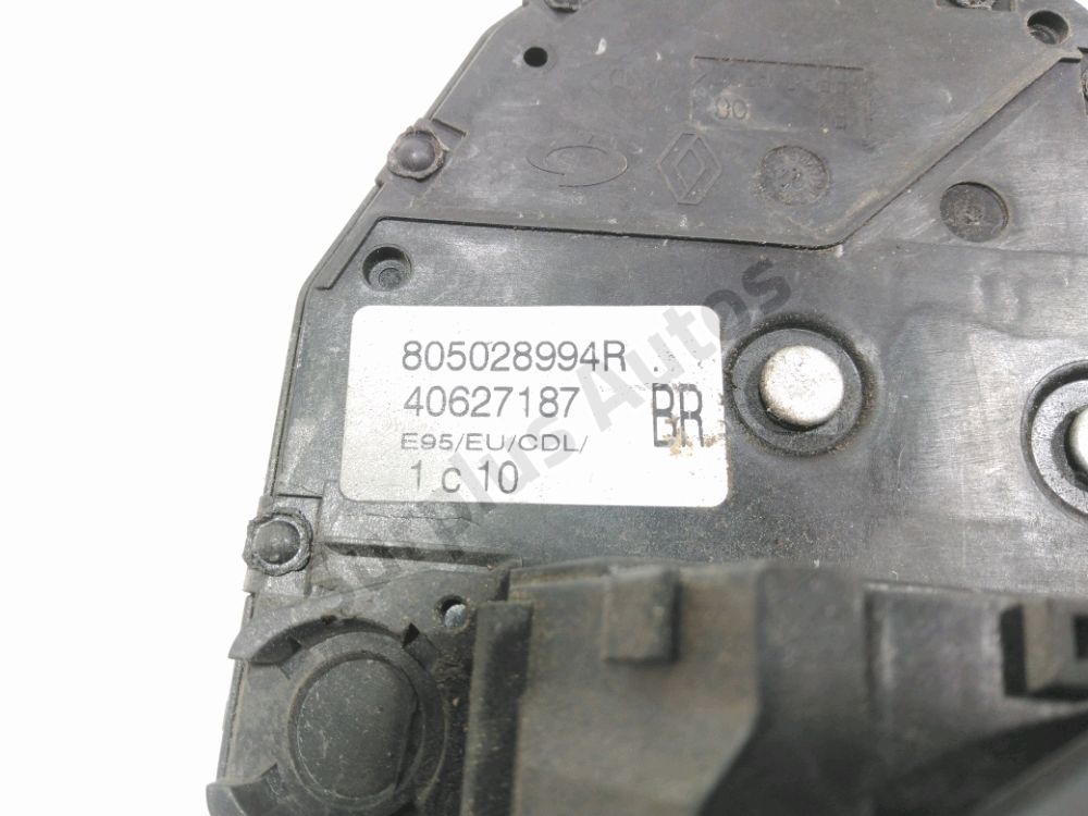 Serrure de porte avant droite