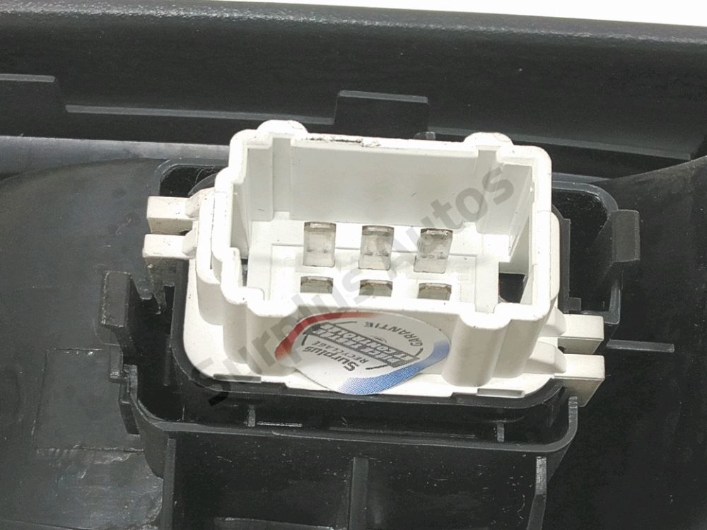 Commande lève-vitre avant droit