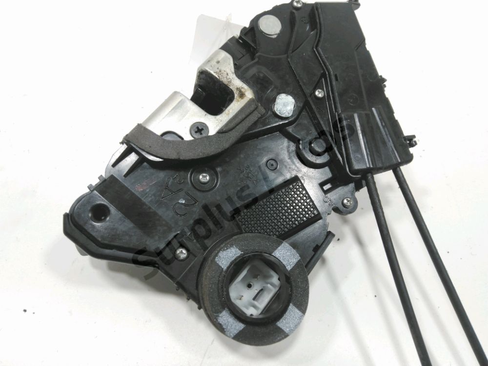 Serrure de porte avant droite