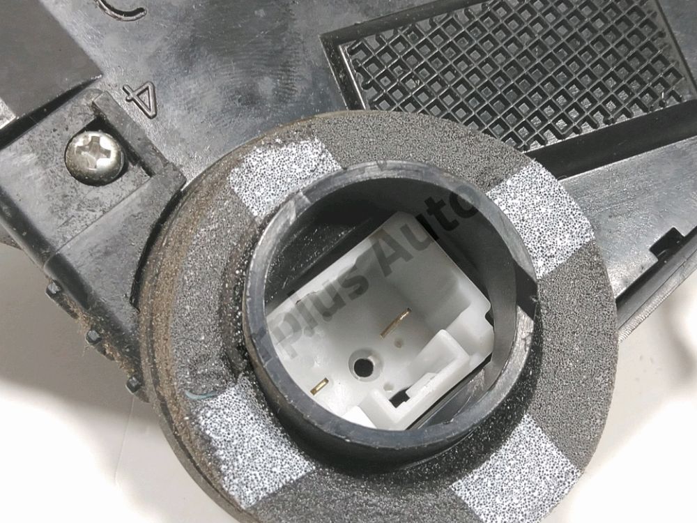 Serrure de porte avant droite