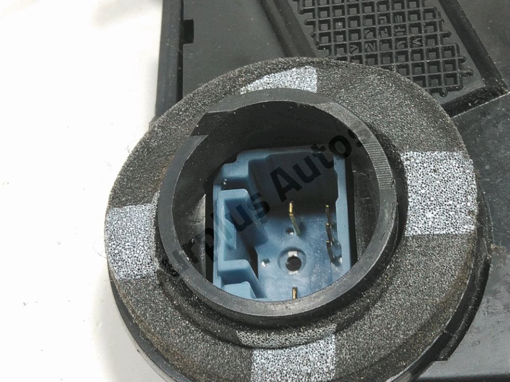 Serrure de porte avant gauche