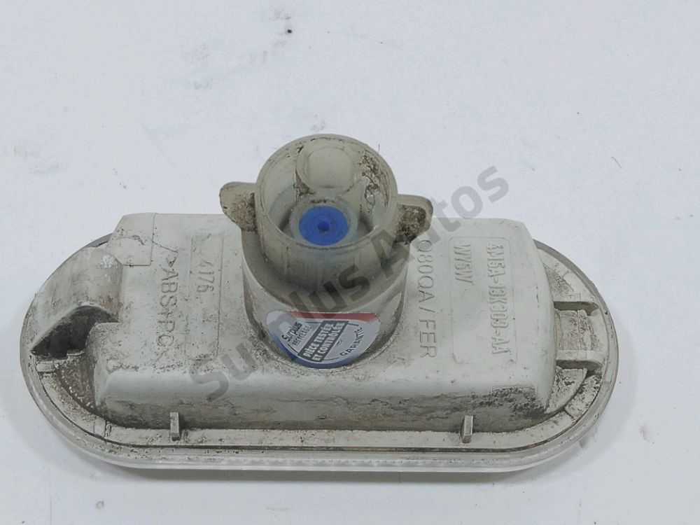 Répétiteur d'aile gauche