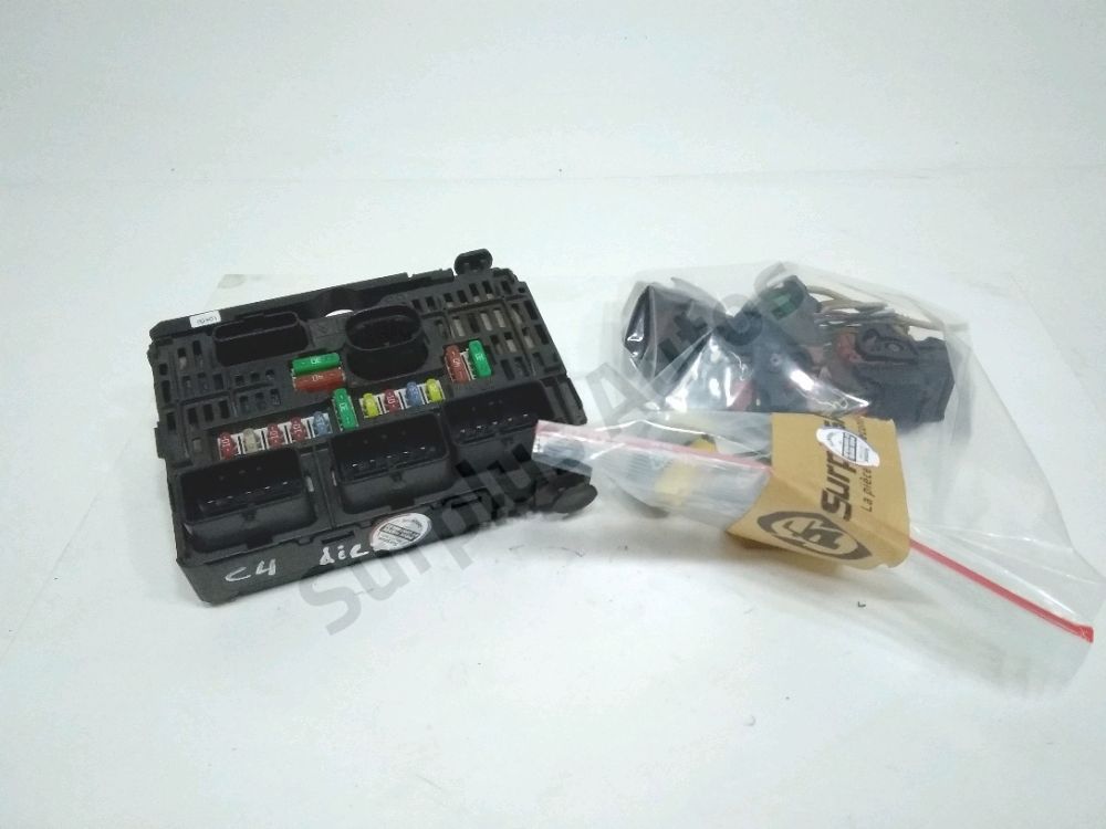 Boite à fusibles moteur