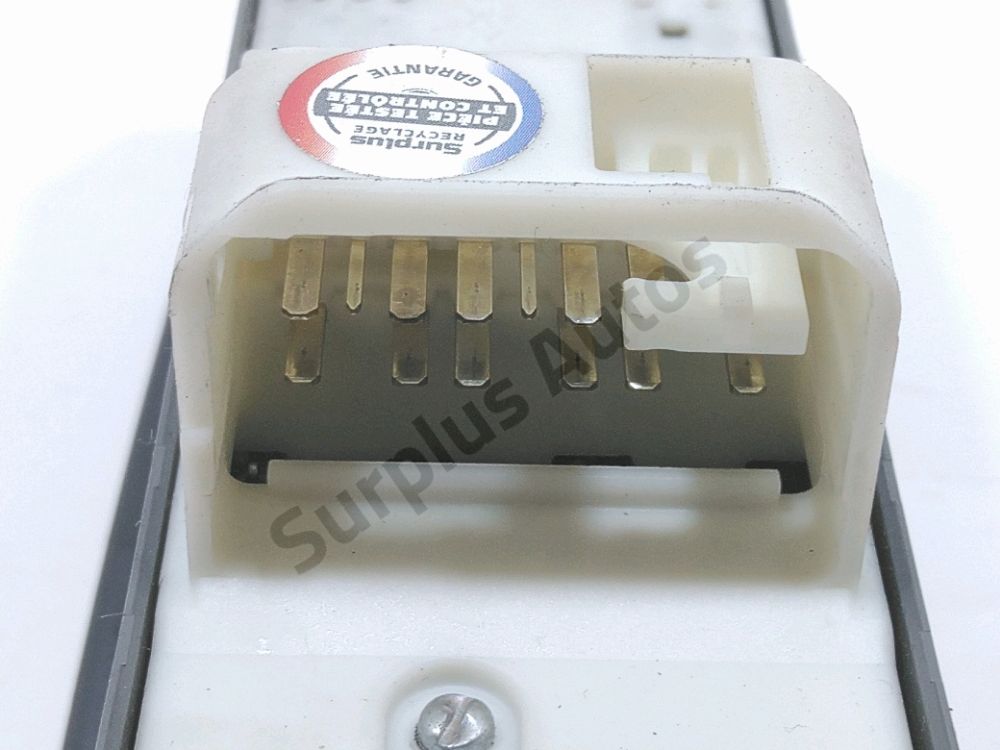 Commande lève-vitre avant gauche