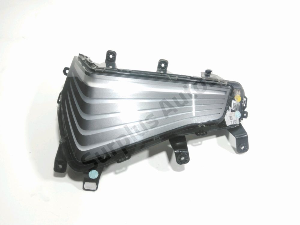 Feu diurne avant gauche