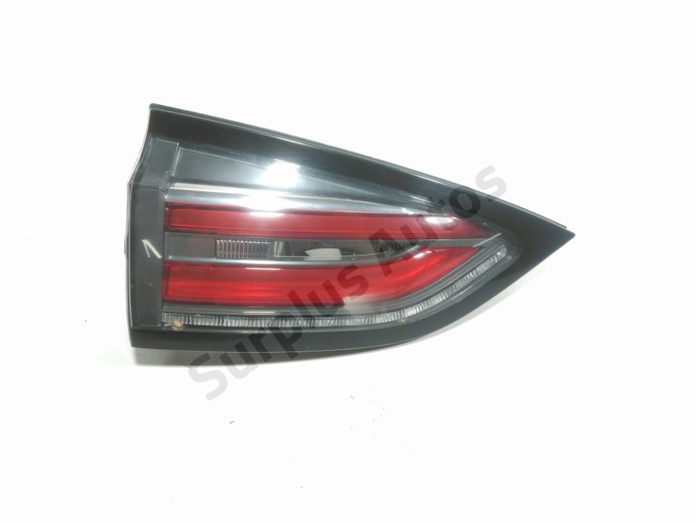 Feu arrière intérieur gauche