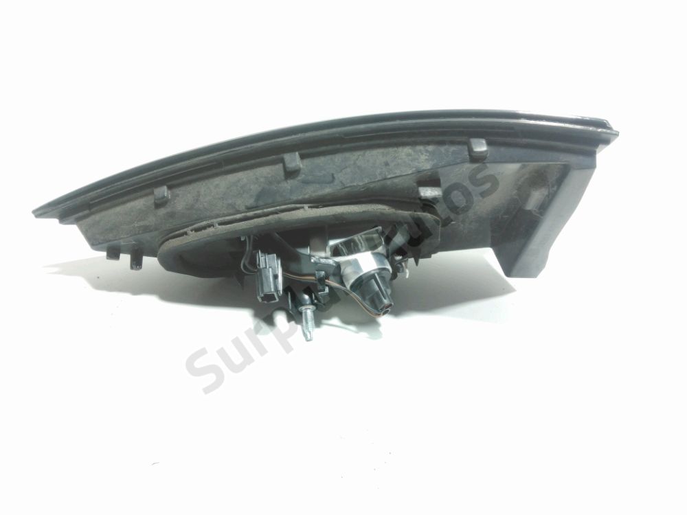 Feu arrière intérieur gauche