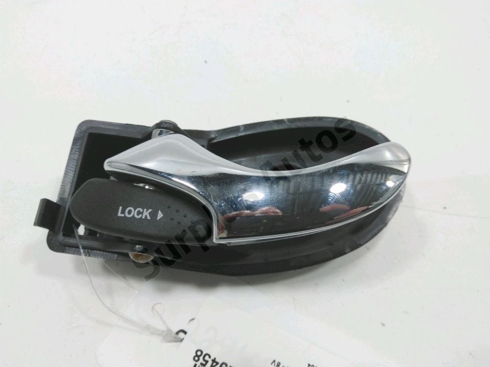 Poignee interieure porte arriere gauche