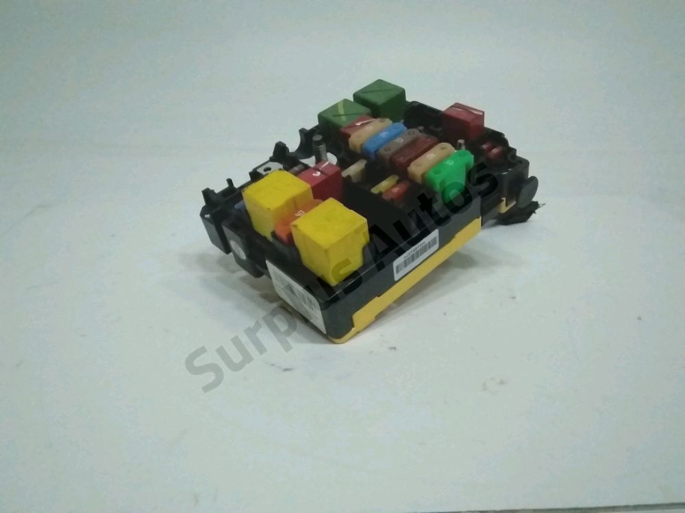 Boite à fusibles moteur