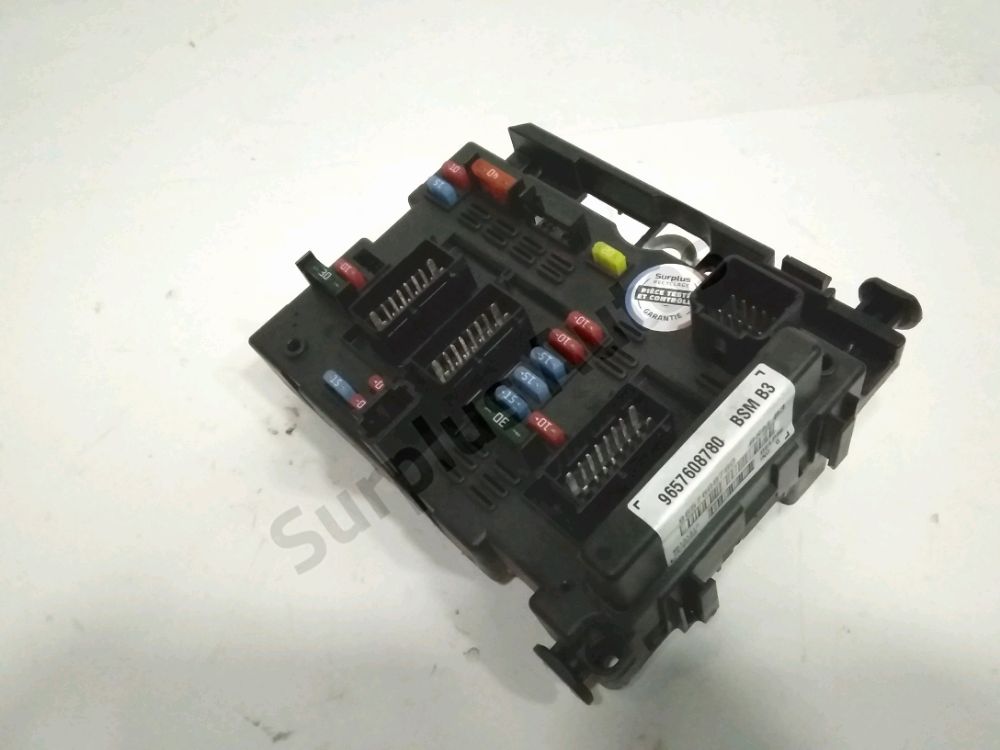 Boite à fusibles moteur