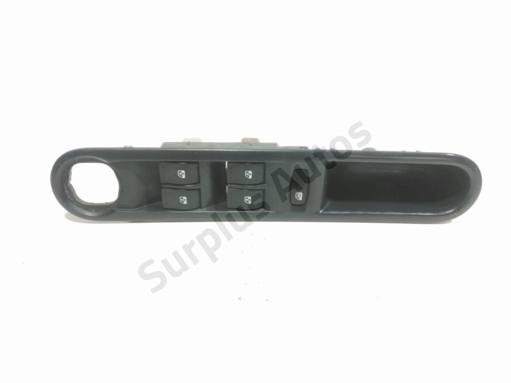 Commande lève-vitre avant gauche