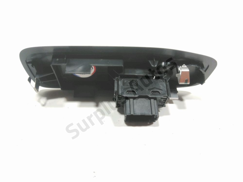 Commande lève-vitre avant droit