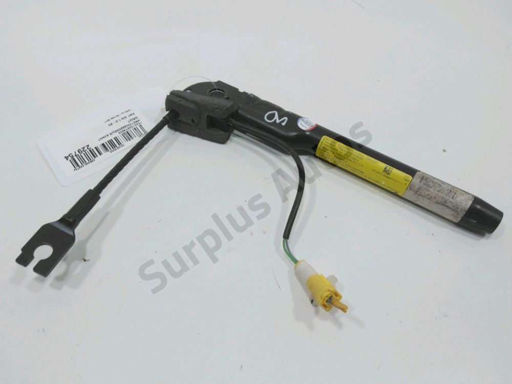 Prétensionneur avant droit