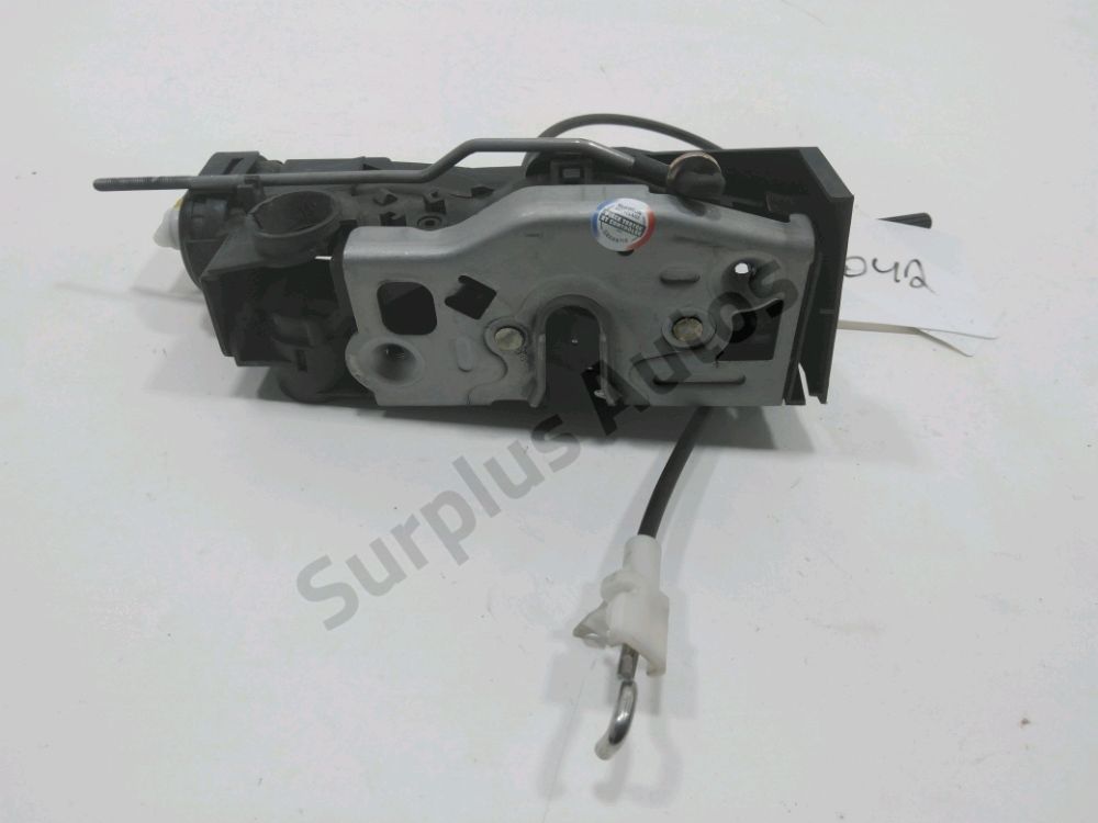 Serrure de porte avant gauche